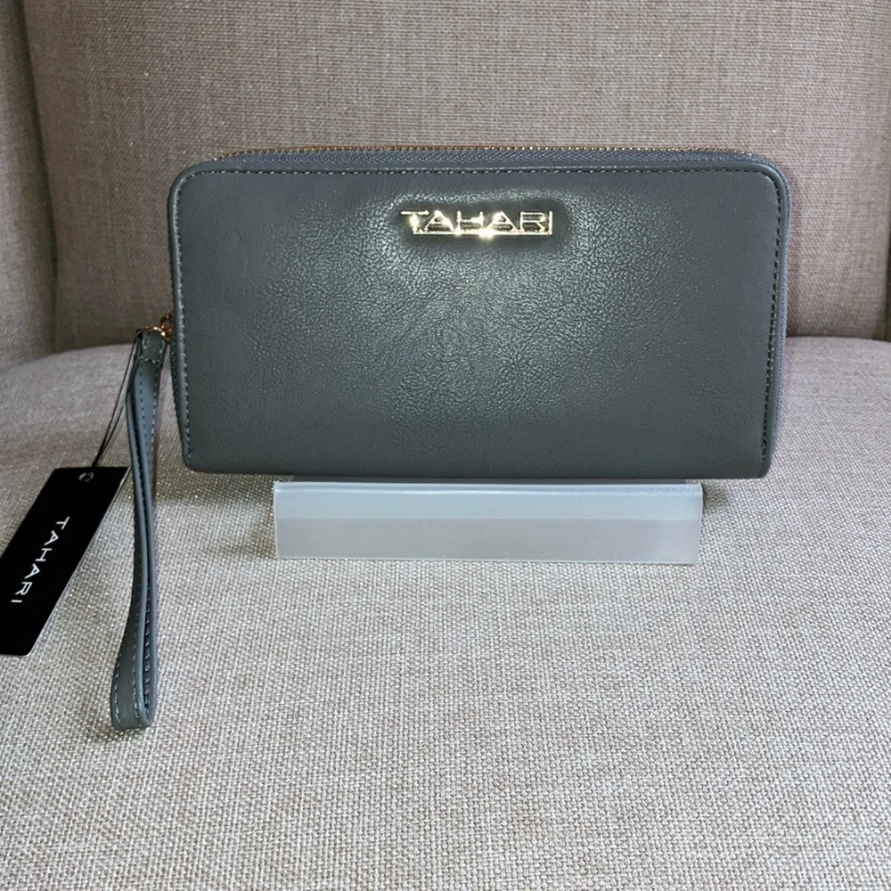 TAHARI Cream Gray Leather Wristlet New Designer Leopard Continental Spacious
